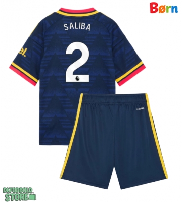 Arsenal William Saliba #2 Replika Babytøj Udebanesæt Børn 2026-27 Kortærmet (+ Korte bukser)